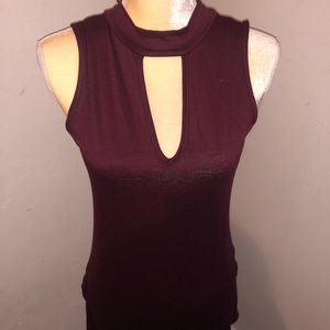 Sleeveless dress shirt